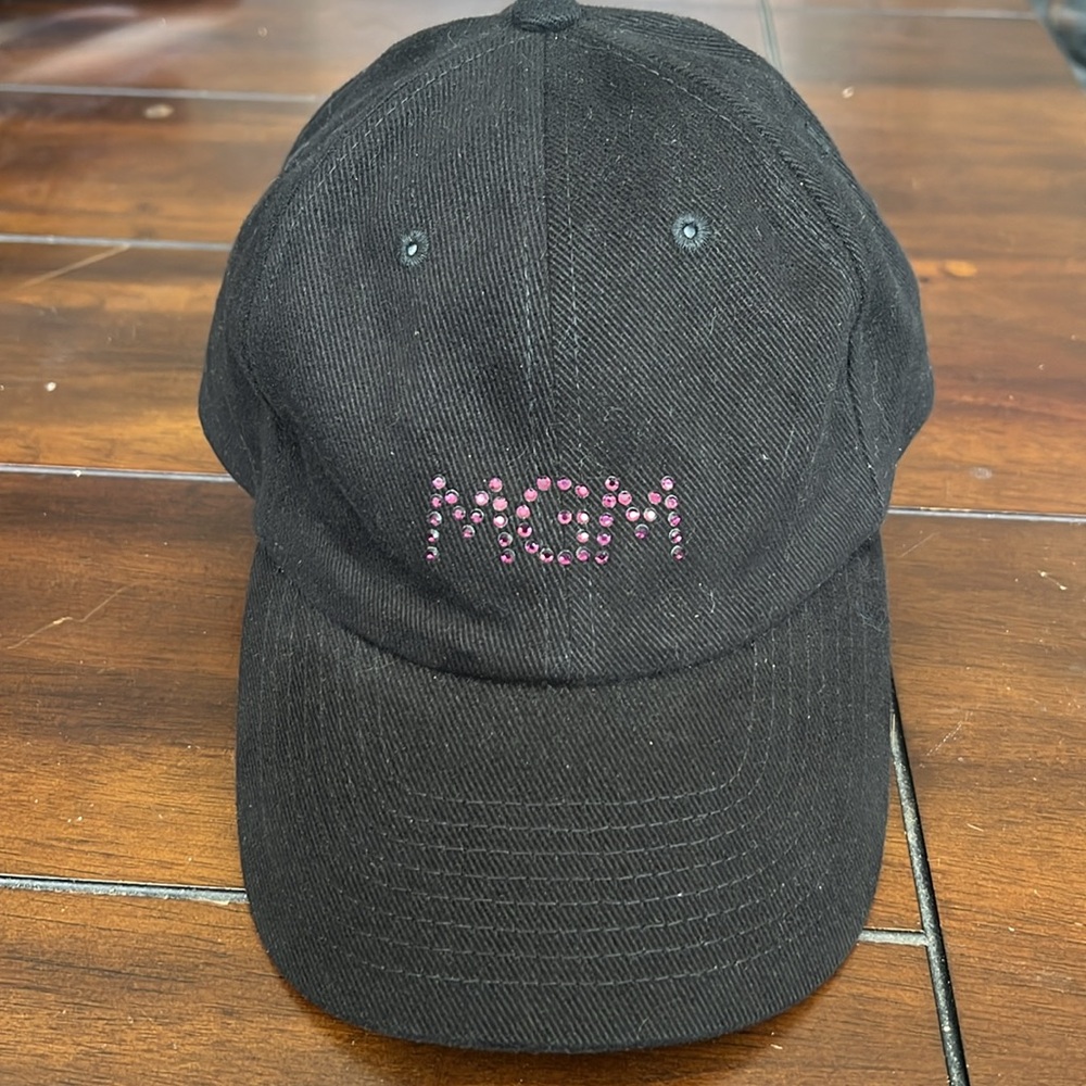 MGM Grand Las Vegas Rhinestone Ball Cap Adjustable Baseball Cap Hat NWT